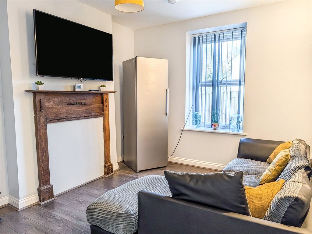 Property photo 3 of 6 Picture No. 21