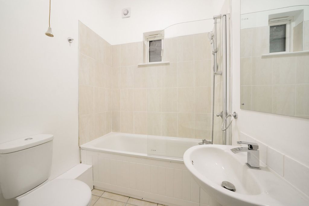 Property photo 3 of 7 Picture No. 15