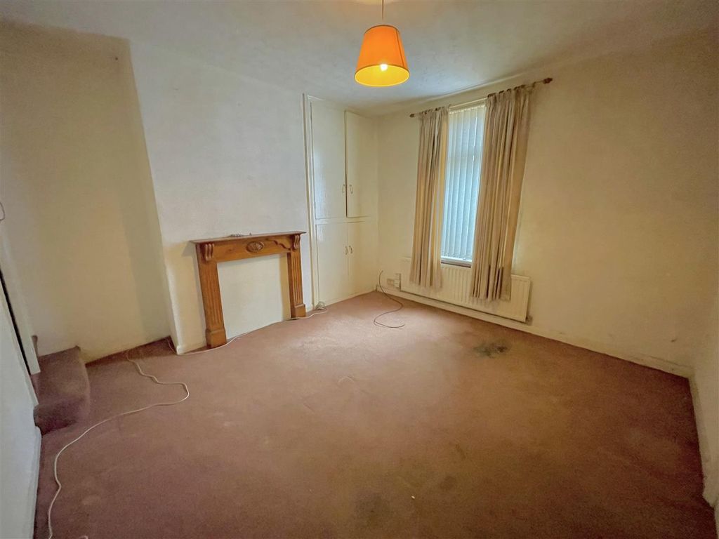 Property photo 2 of 6 Lounge