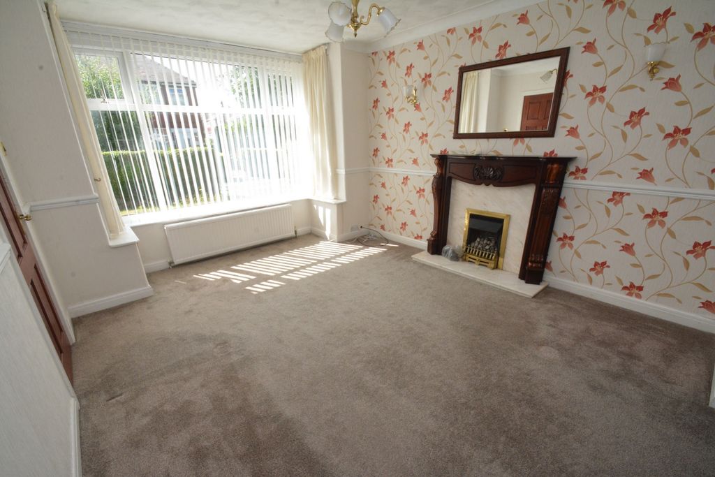 Property photo 2 of 13 Lounge