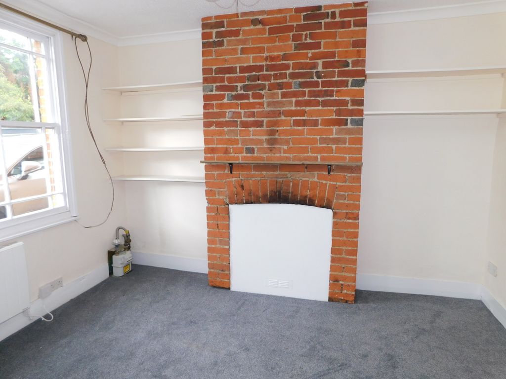 Property photo 3 of 32