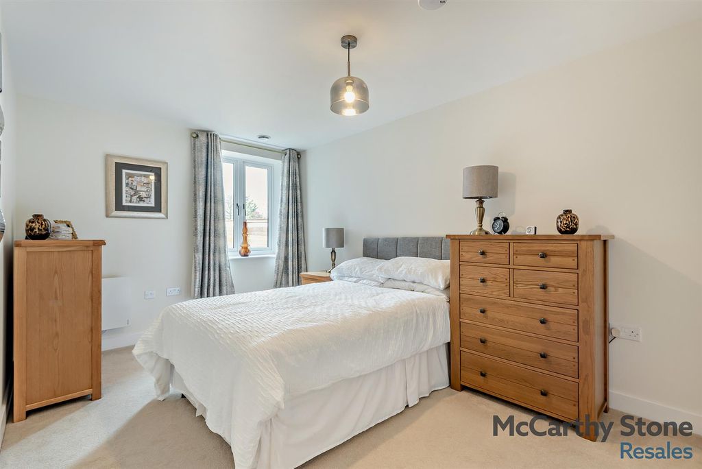 Property photo 3 of 24 8670447-Interior06-800.Jpg