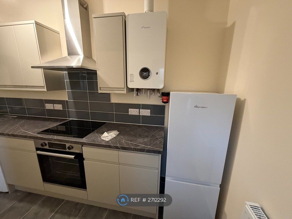 Property photo 3 of 9 Kitchen