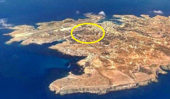 Property photo 2 of 32