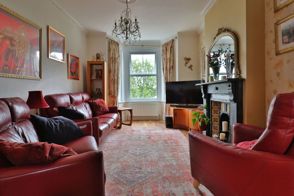 Property photo 3 of 22