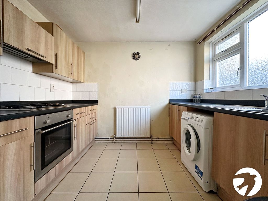 Property photo 2 of 9 Kitchen