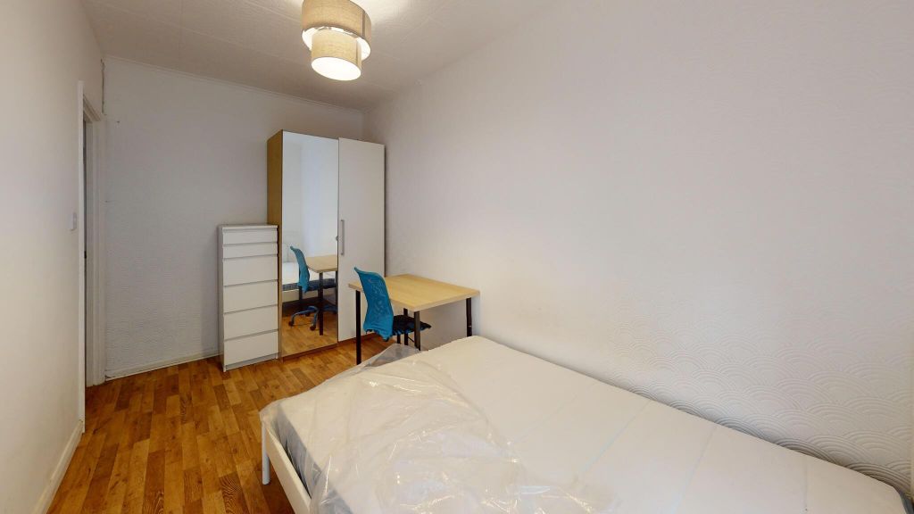 Property photo 3 of 33