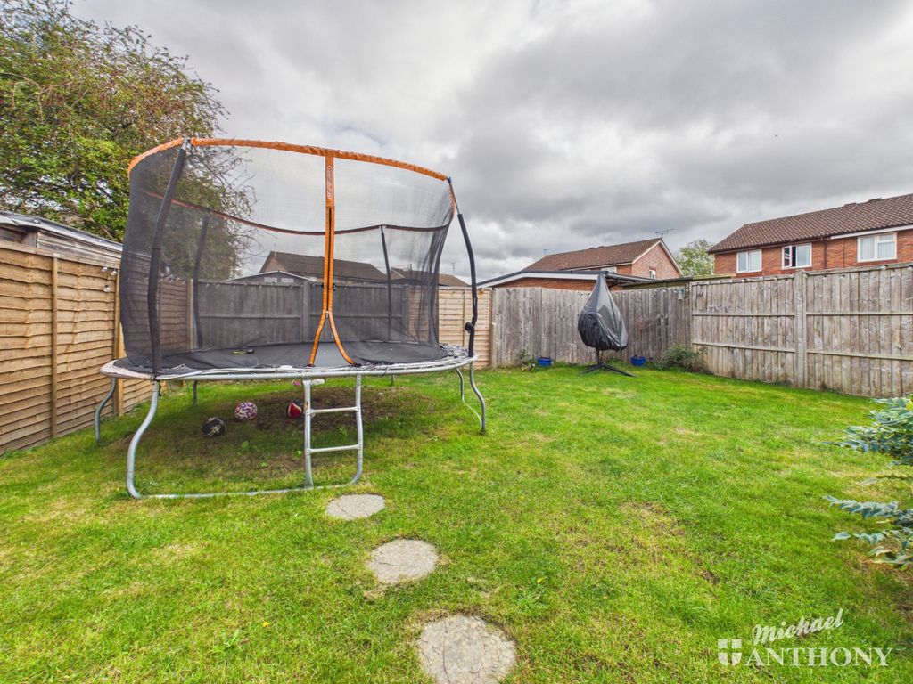 Property photo 3 of 15 Cam03852G0-Pr0813-Still013
