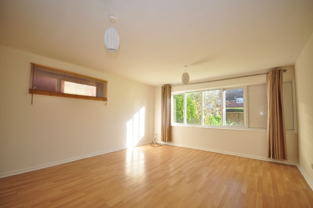 Property photo 2 of 6 041