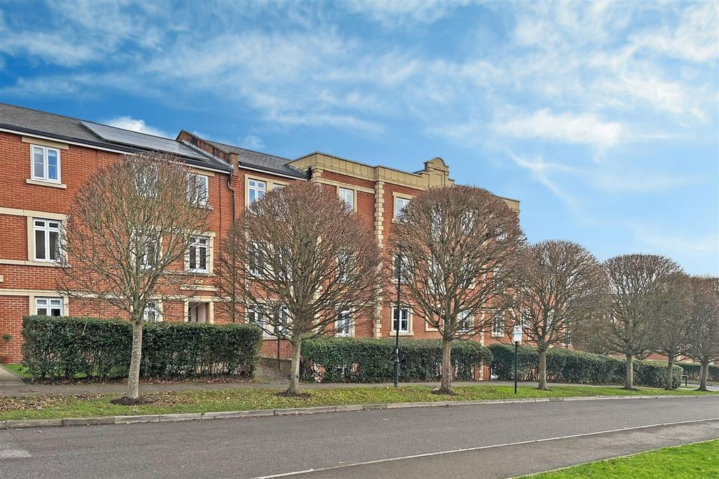 Property photo 3 of 12