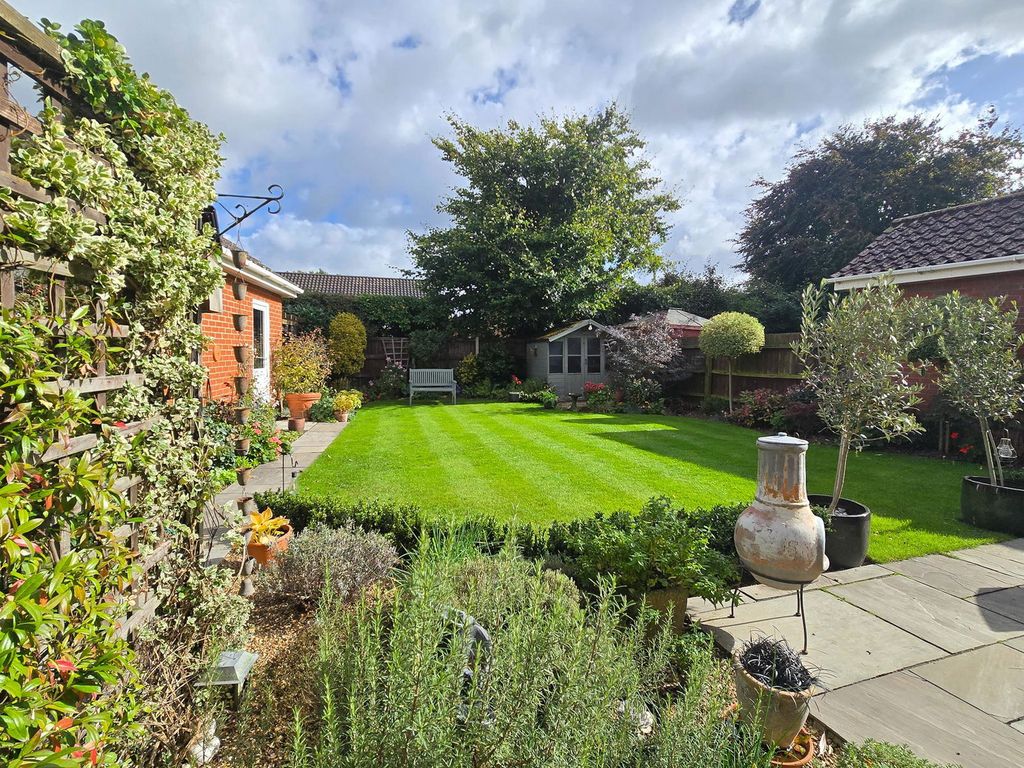 Property photo 2 of 26