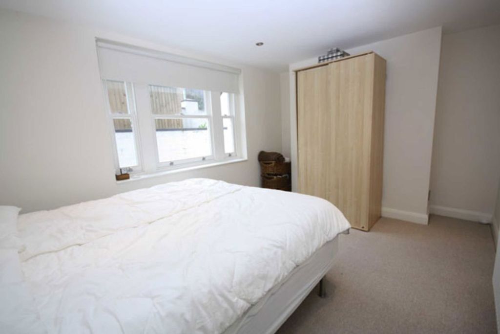 Property photo 3 of 5