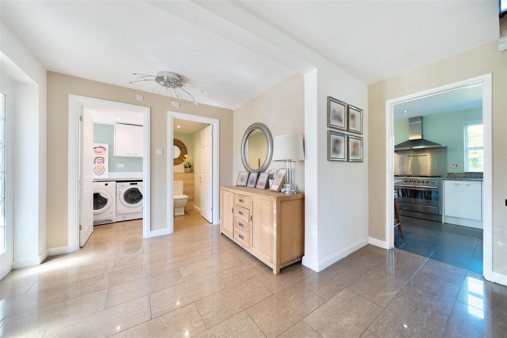 Property photo 2 of 27 1449419-12-69Ebc9Afb5B18.Jpg