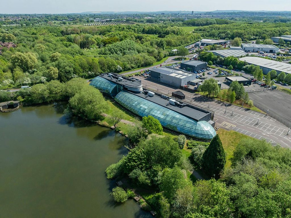 Property photo 1 of 14 Arclite Building Swindon123.Jpg