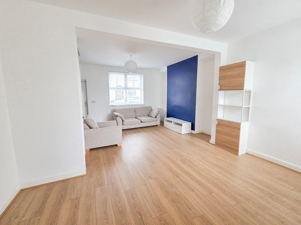 Property photo 3 of 19 Photo 18