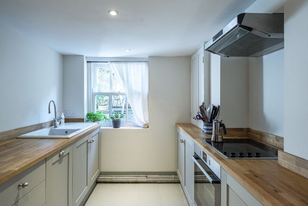 Property photo 3 of 29