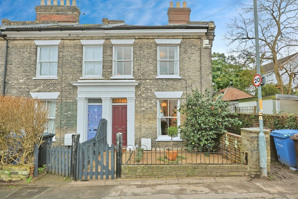 Property photo 1 of 17