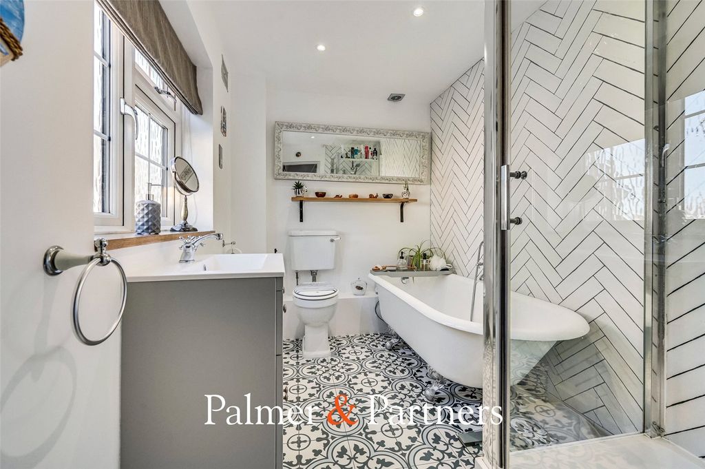 Property photo 3 of 25 Picture No. 17