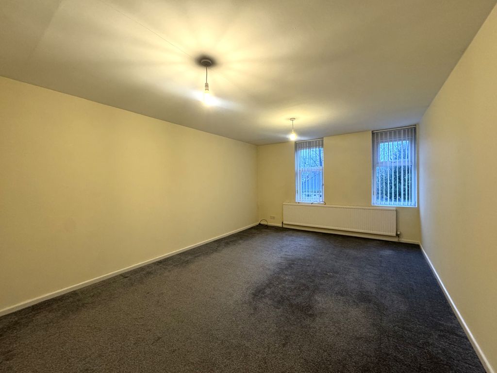 Property photo 2 of 10 Living Room