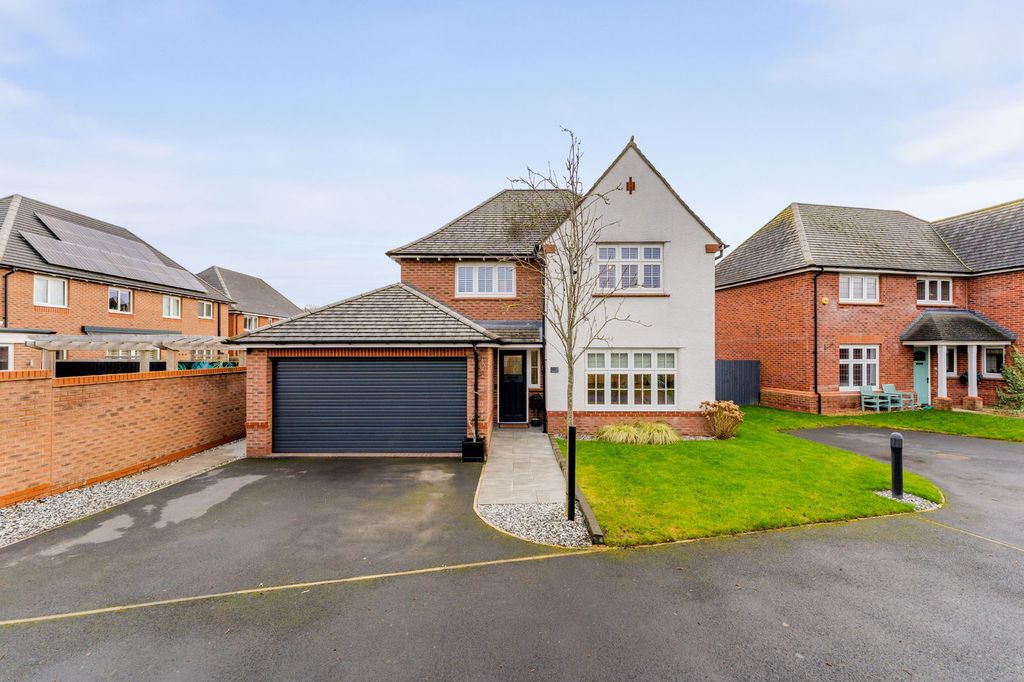 Property photo 1 of 33