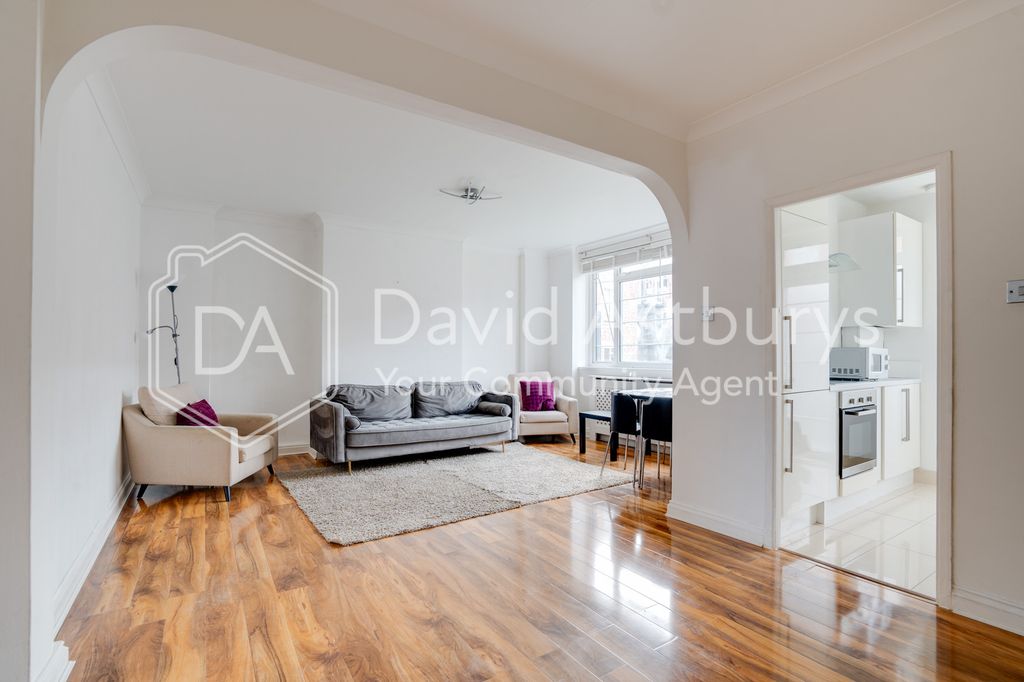 Property photo 3 of 11 Dsc08303