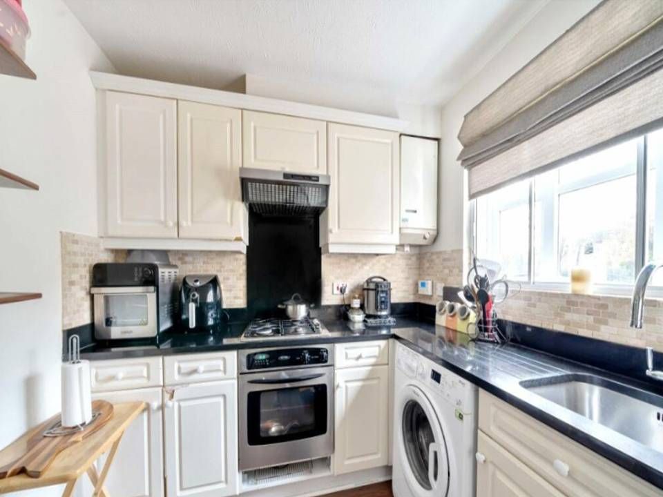 Property photo 2 of 8