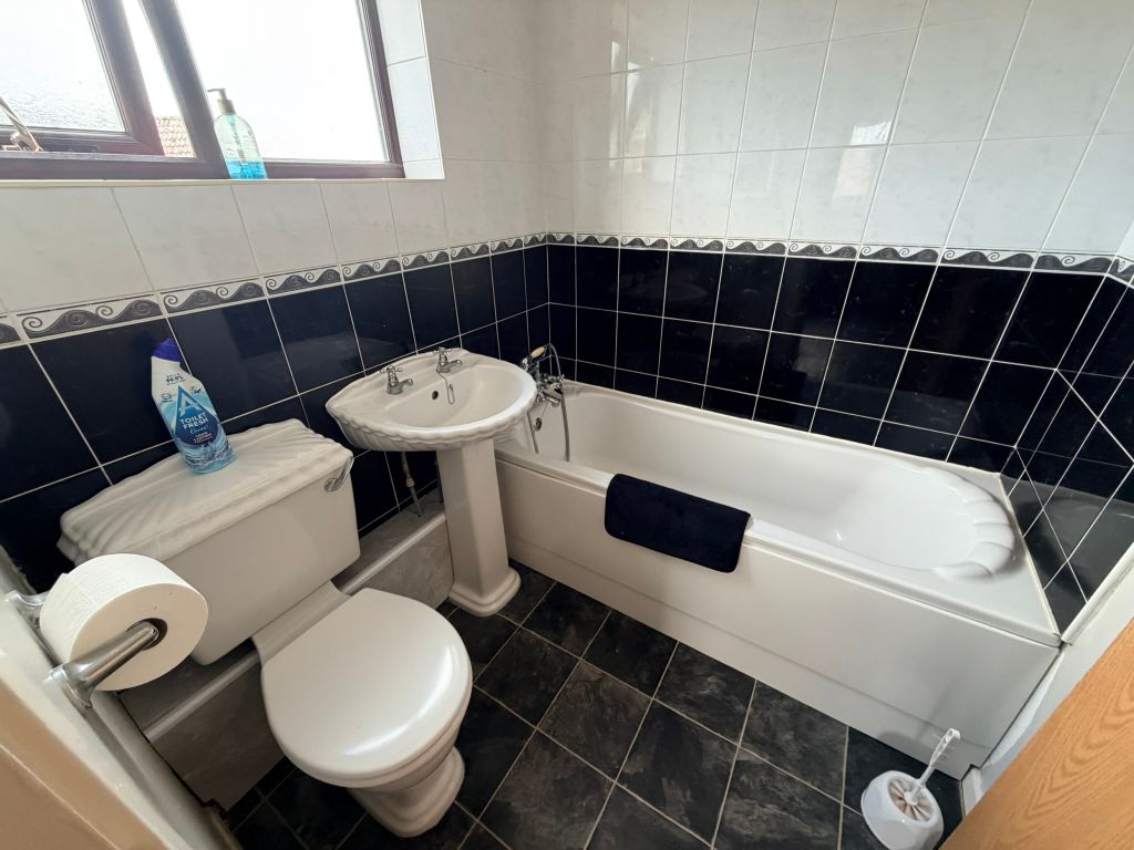 Property photo 3 of 7 Img_5758