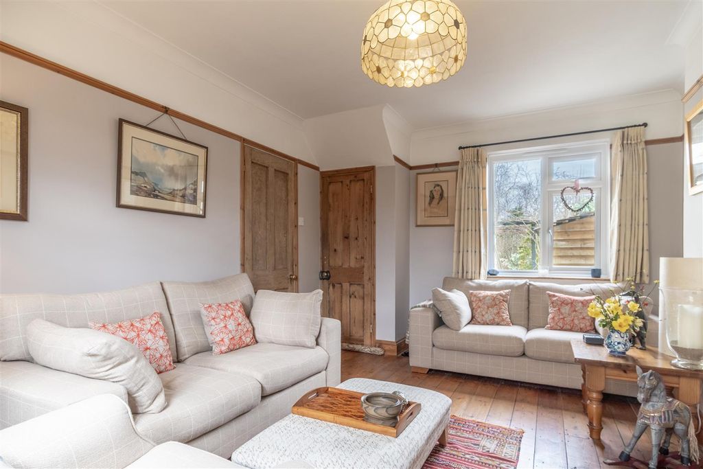 Property photo 3 of 25 Panfield-8.Jpg
