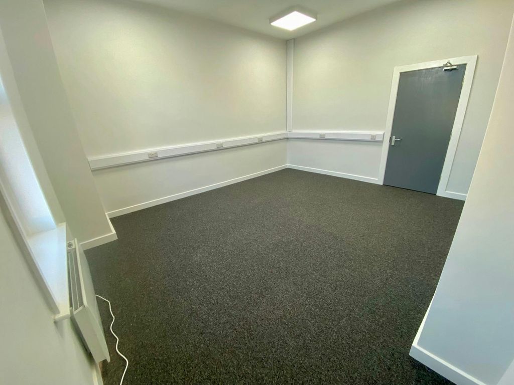 Property photo 3 of 10 Thumbnail_Img_1914.Jpg