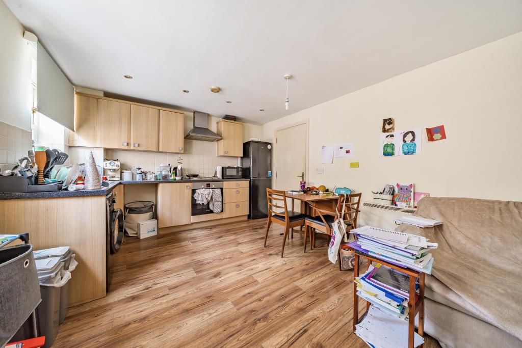 Property photo 3 of 12 Kitchen