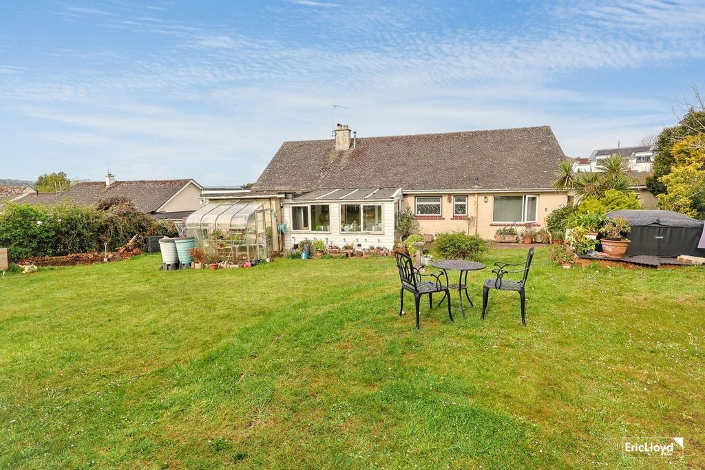 Property photo 2 of 16 Photo 12