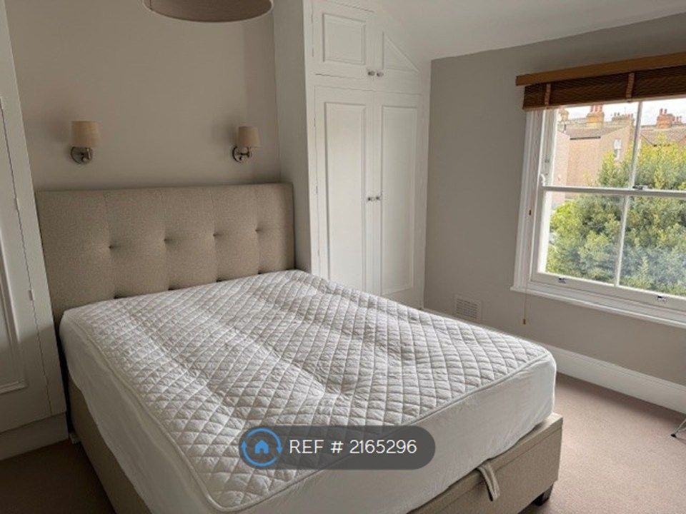 Property photo 3 of 9 Bedroom