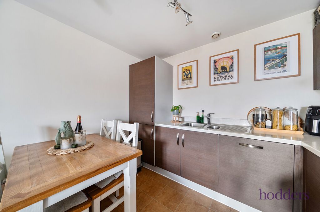 Property photo 3 of 17 Da01010E-6F0d-47A...