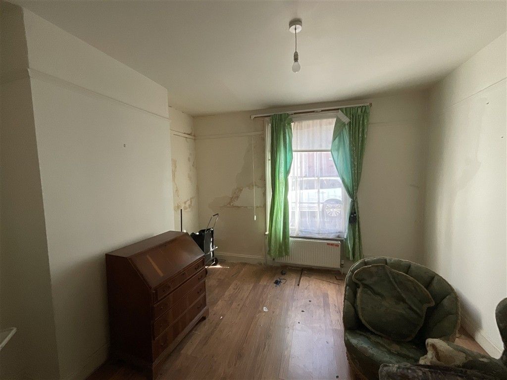 Property photo 3 of 9 Sitting Room
