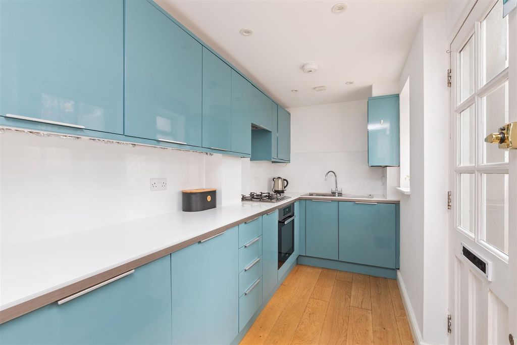 Property photo 2 of 7 Park Crescent Terrace-6.Jpg