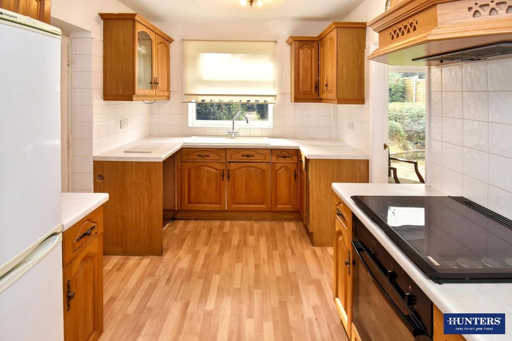 Property photo 3 of 16 Kitchen