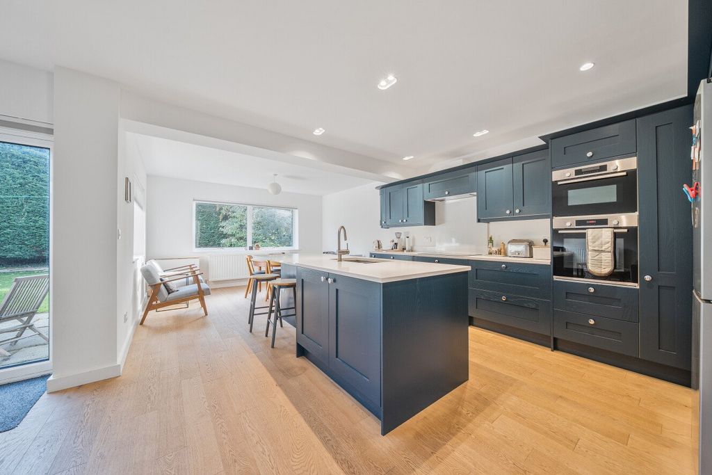 Property photo 1 of 21 Picture No. 08