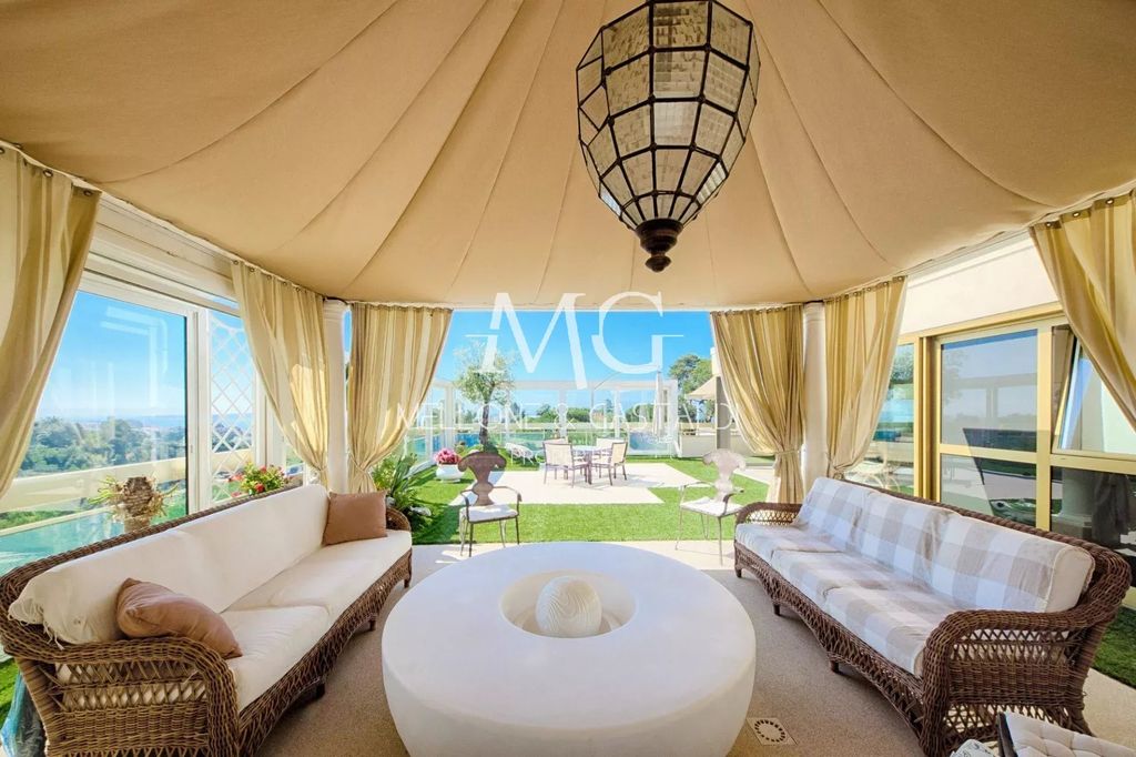 Property photo 1 of 16 Penthouse On The Roof | Sea View | Cannes Croix Des Gardes Area