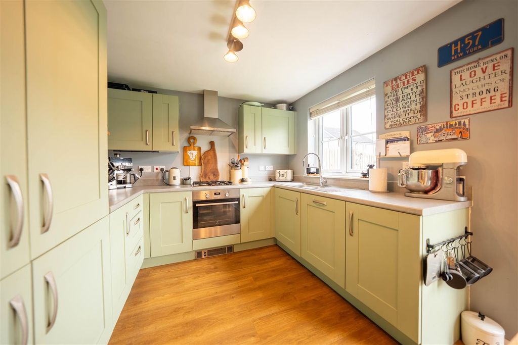 Property photo 2 of 35 Dsc08445-Hdr.Jpg