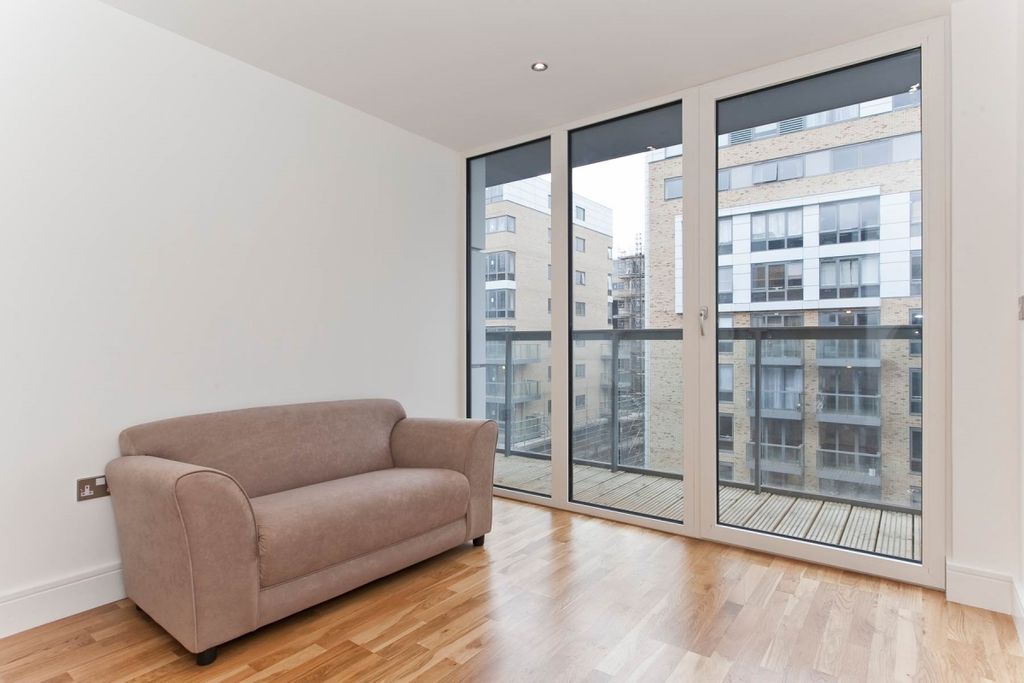 Property photo 3 of 11 Reception To Balcony