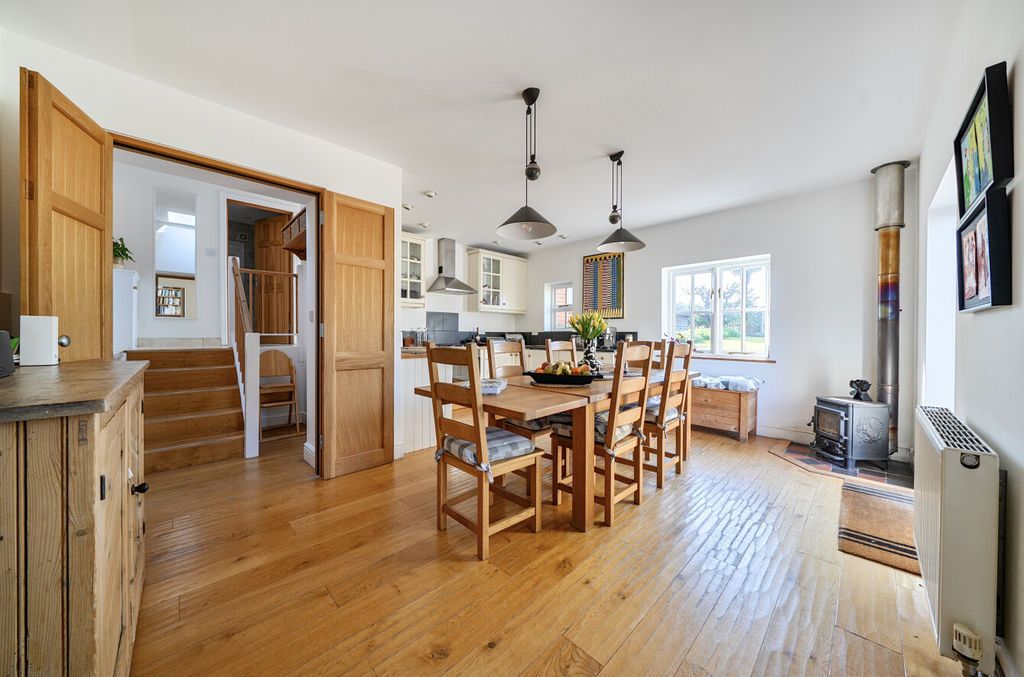 Property photo 3 of 21 Photo 7