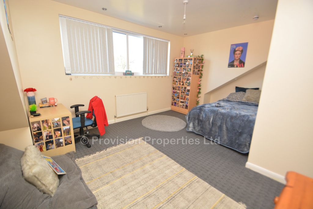 Property photo 2 of 17 Photo