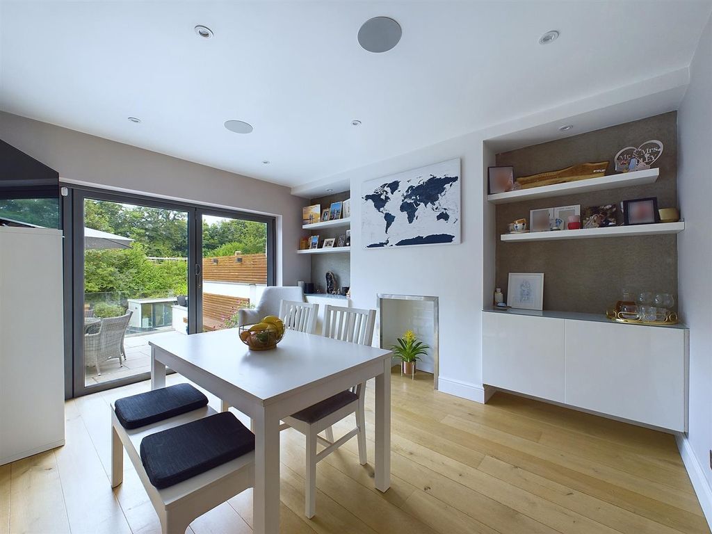 Property photo 3 of 20 Cam02885G0-Pr0178-Still005.Jpg