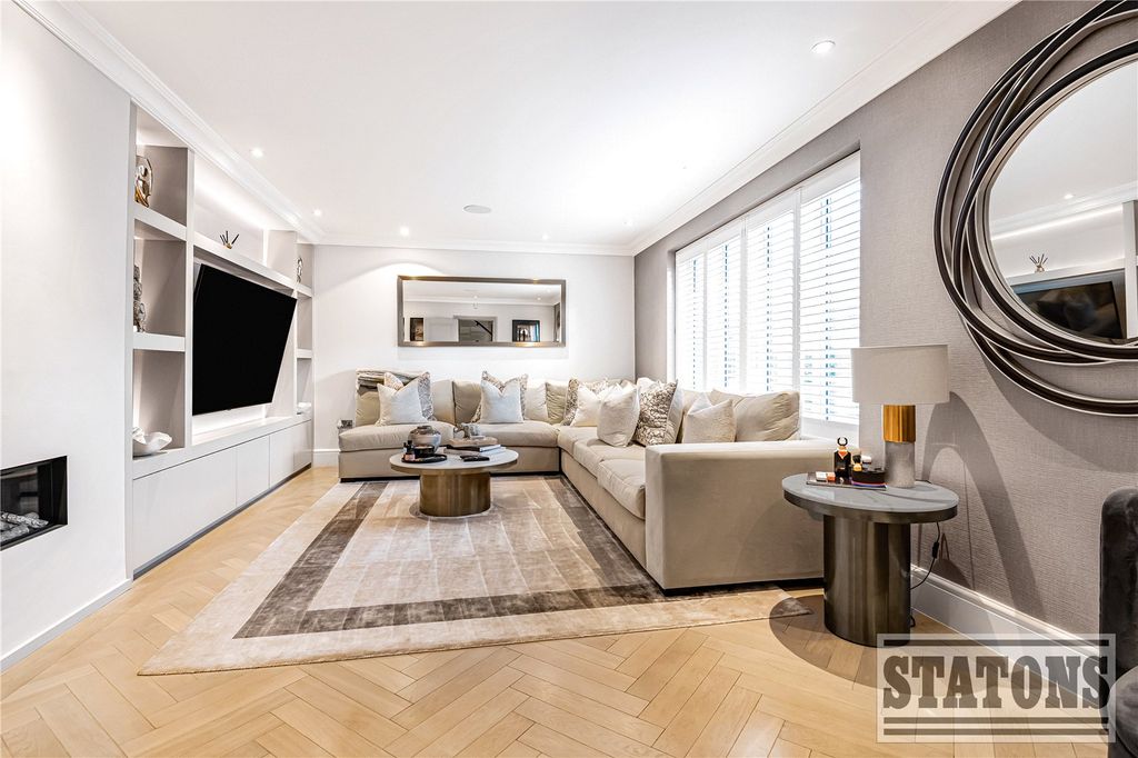 Property photo 3 of 31 Picture No. 12