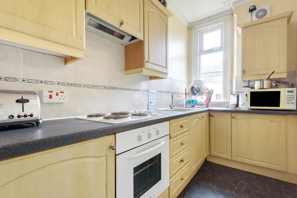 Property photo 2 of 10 Kitchen