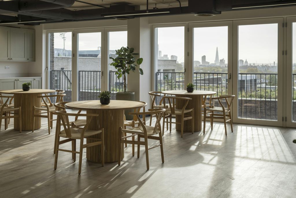 Property photo 2 of 35 MC39445123Hr.Jpg