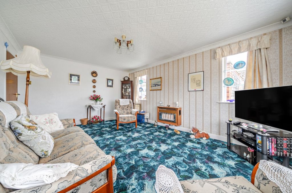Property photo 2 of 21 1495331-8-6A59Fc196c145