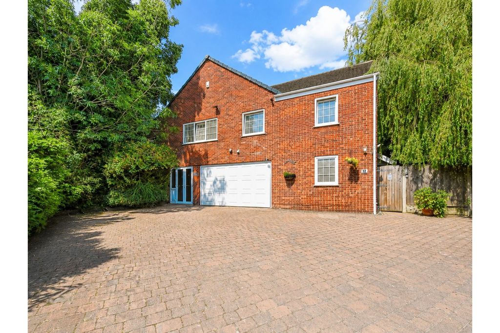 Property photo 1 of 35