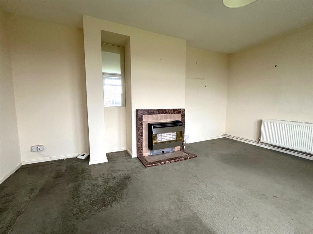 Property photo 3 of 14 4274 Lounge Fireplace.Jpg