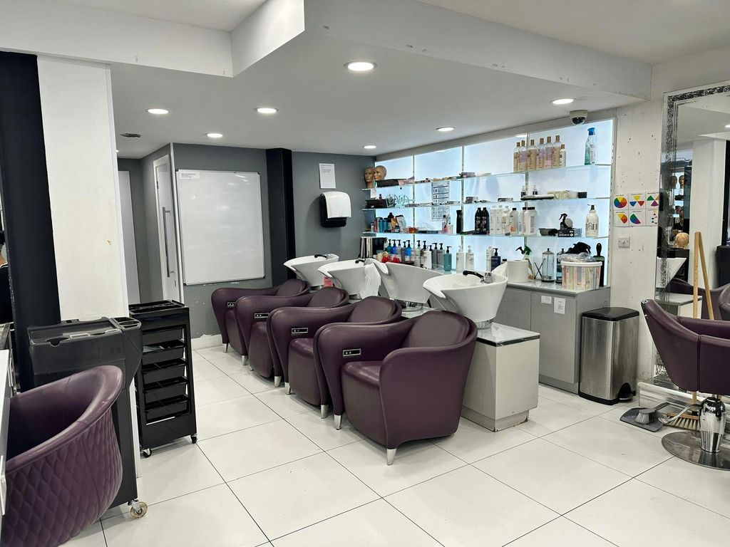 Property photo 2 of 7 93F23De4-E31c-4A9F-B550-9d1c2B87Ccf0.Jpg